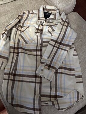 Hollister Cream, Brown & Light Blue Plaid Utility Shacket